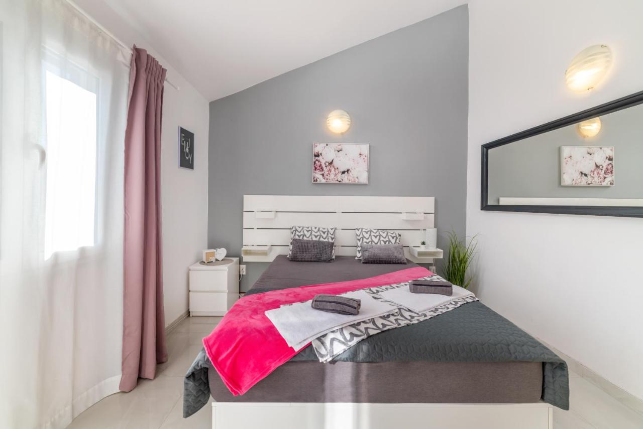Amare Apartments Bobovisca Экстерьер фото