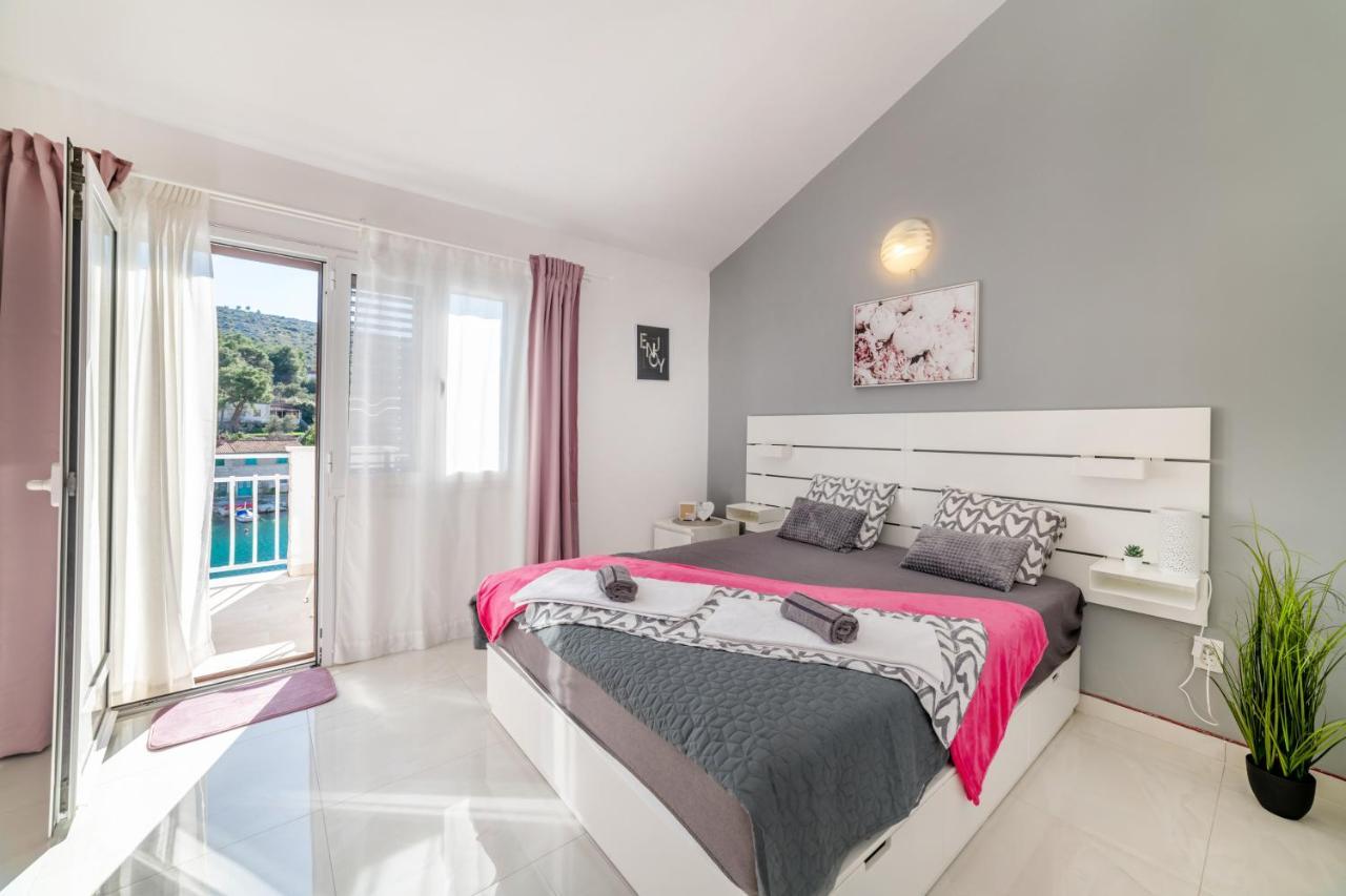 Amare Apartments Bobovisca Экстерьер фото