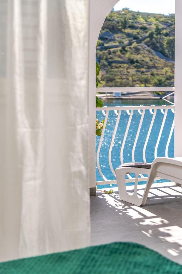 Amare Apartments Bobovisca Экстерьер фото