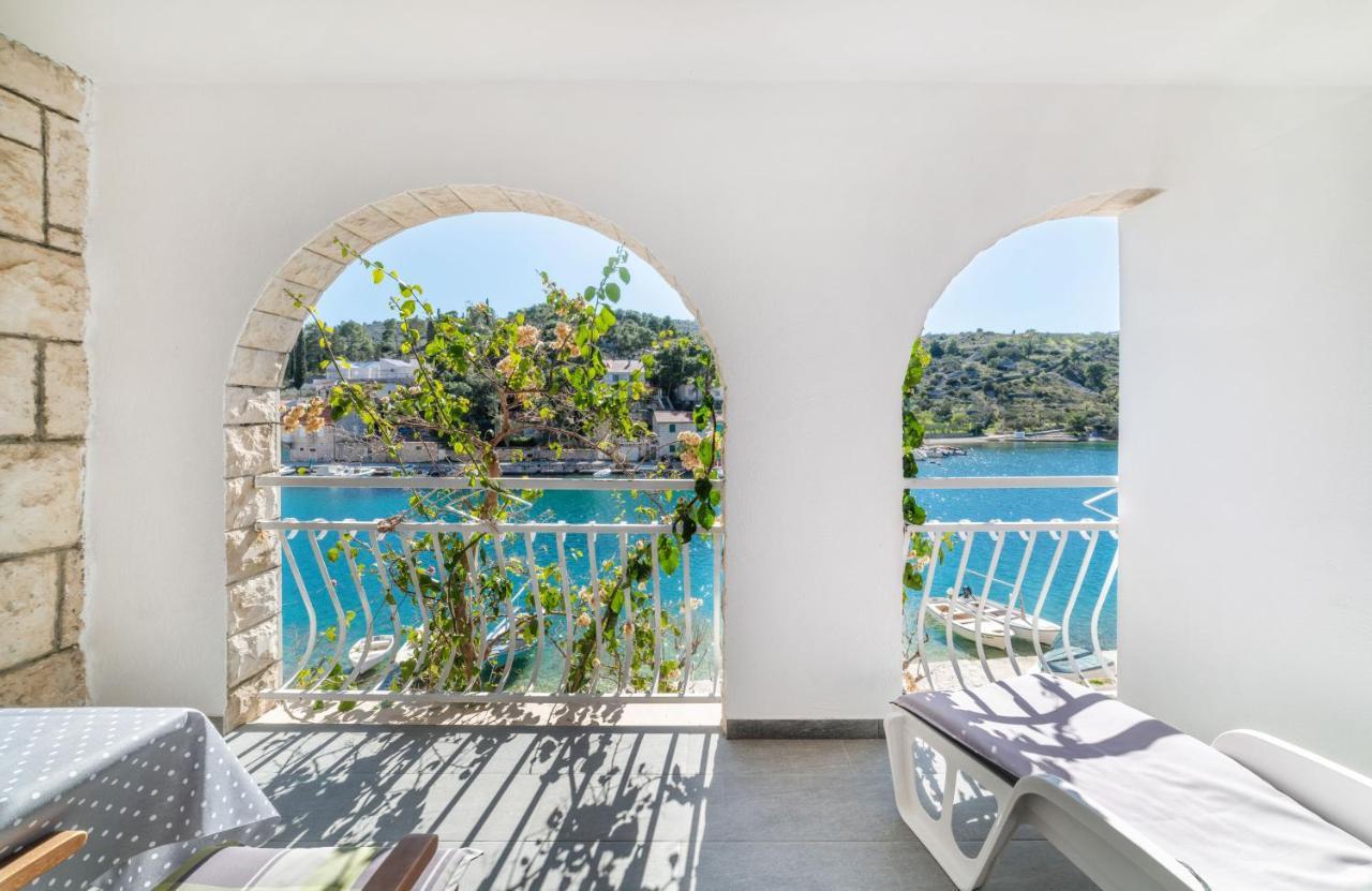 Amare Apartments Bobovisca Экстерьер фото