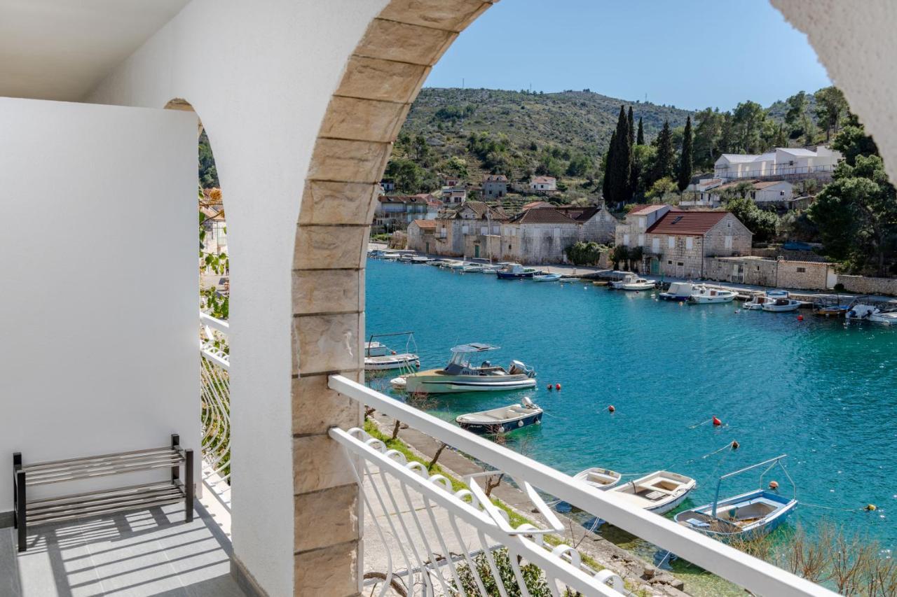 Amare Apartments Bobovisca Экстерьер фото
