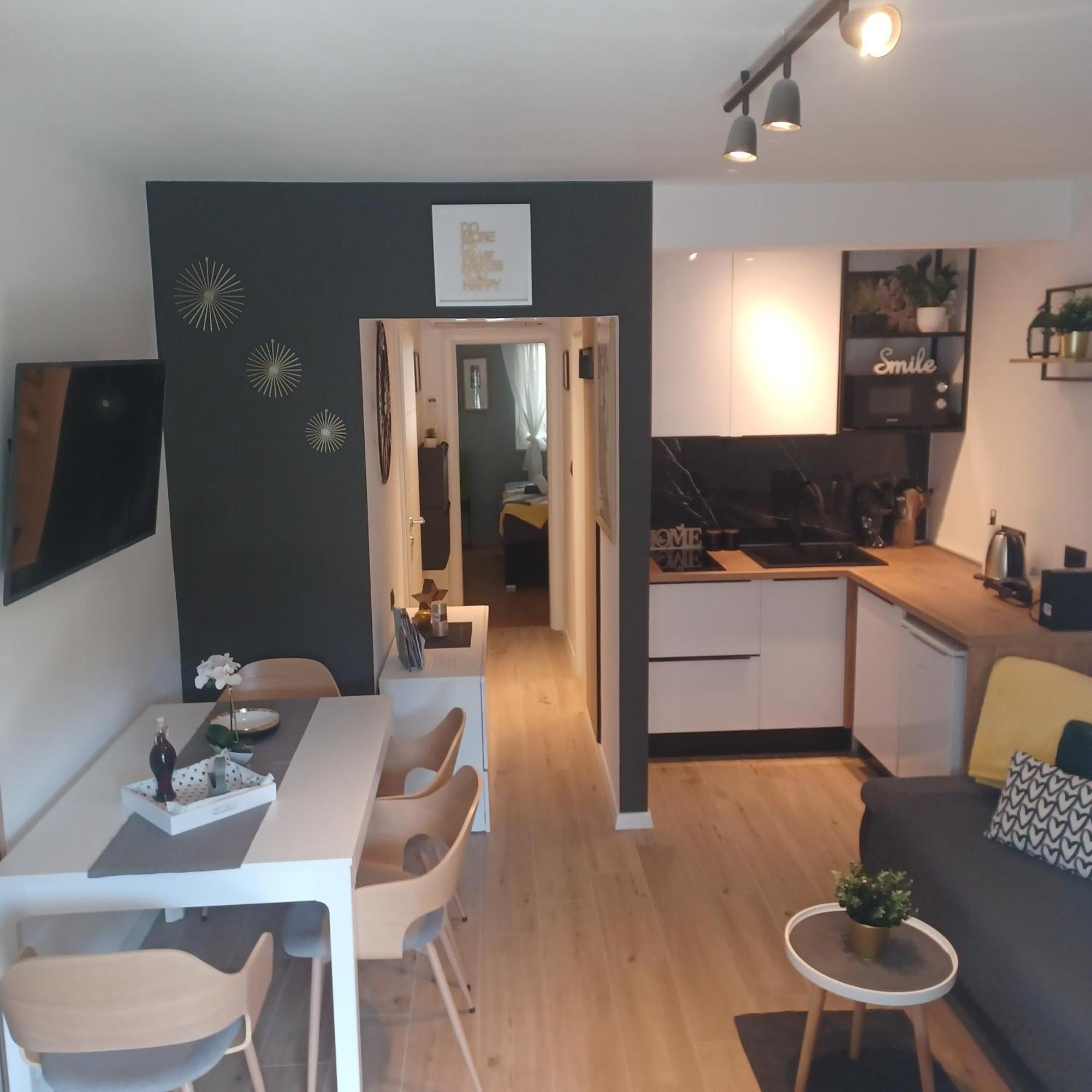Amare Apartments Bobovisca Экстерьер фото